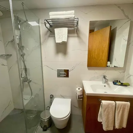 Ruwais 2* Чешме