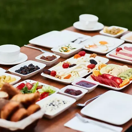 Ruwais Hotel Çeşme
