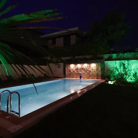 Ruwais Hotel