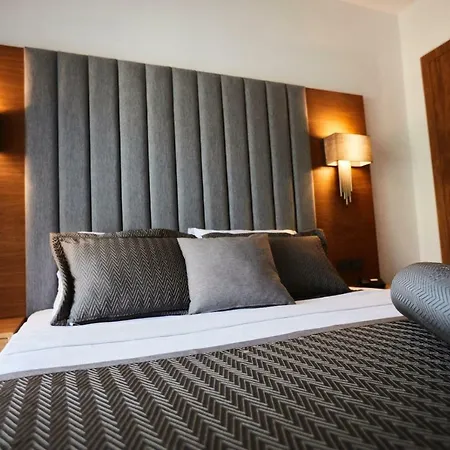 Hotel Ruwais Çeşme