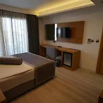 Ruwais Hotel 2*